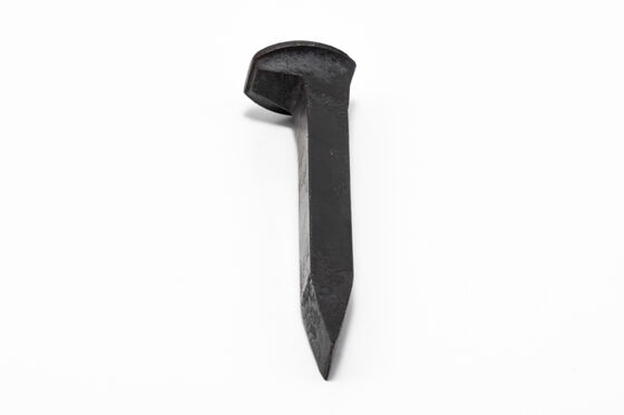 Q235 Steel Rail Spike 16x16x170 Plain Oiled Finish Dog Spike For Railway Track Fastening